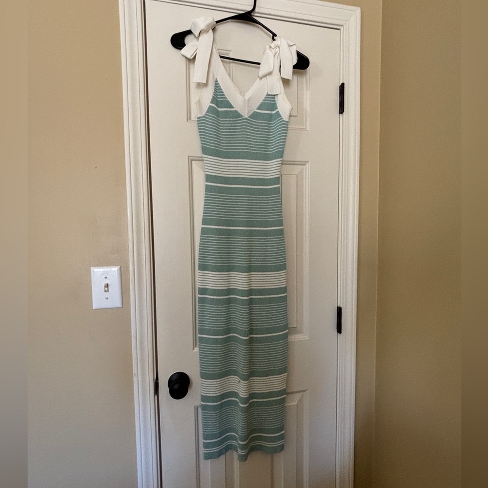 Dress with Tie bow details